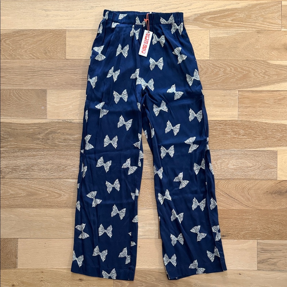 Ciao Lucia Silky Navy Pants with Ivory Bow Motif